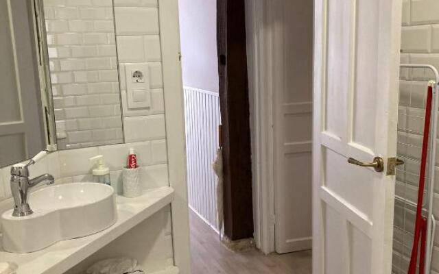 PLENO CENTRO COMILLLAS-3 Hab, 2 Baños