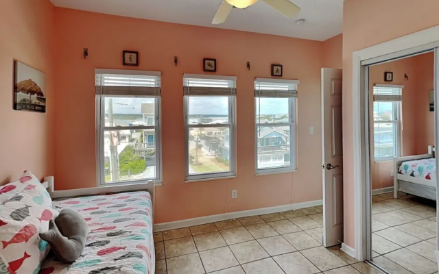 Sunshiny Daze by Topsail Realty