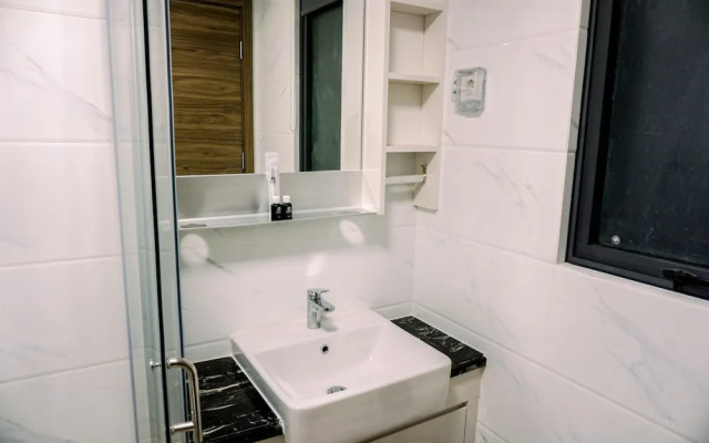 Best Spacious And Homey 3Br At Sky House Bsd Apartment