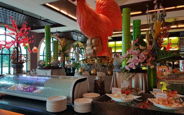 Waterfront Airport Hotel & Casino