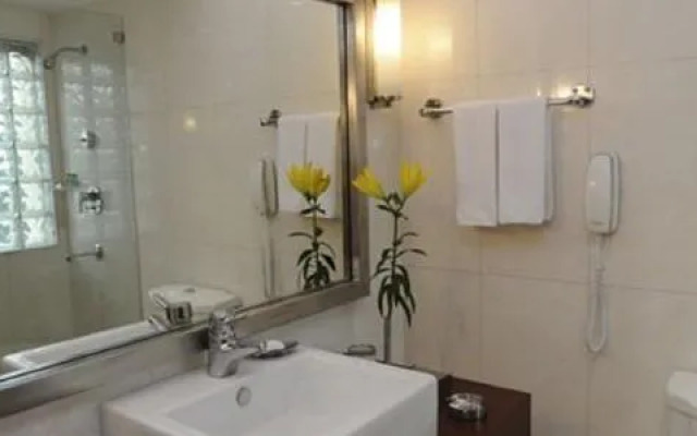 Edenpark New Delhi (Qutab Hotel)
