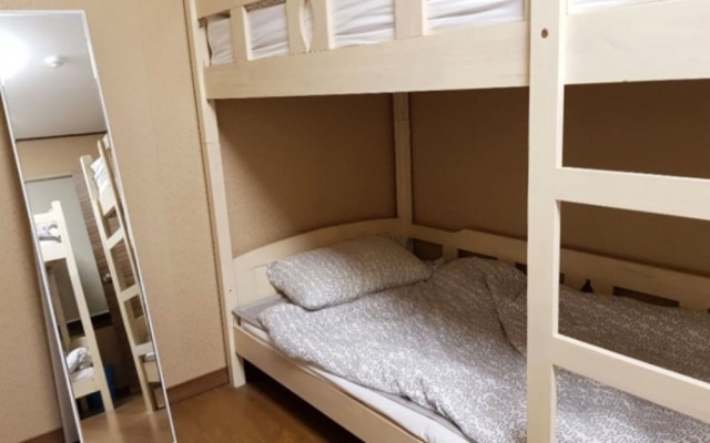 Van Guesthouse - Hostel