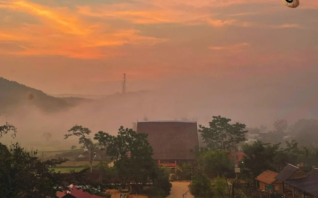 To Chim Ri Homestay Mang Đen