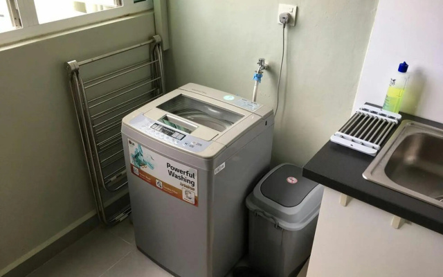 Sandakan Spacious and Comfortable Pool View Condo – Guest Rooms – Sandakan