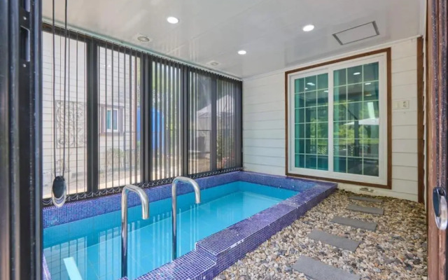 Gapyeong Pool Villa Palace