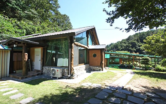 Yangpyeong Korean Cultural Home Pension