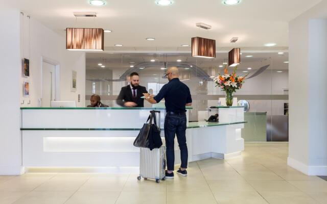 Dolphin House Serviced Apartments