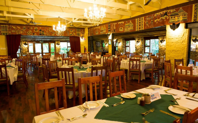 Misty Hills Country Hotel