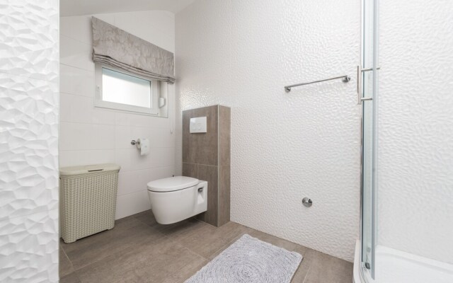 Apartments with Pool Villa Zora