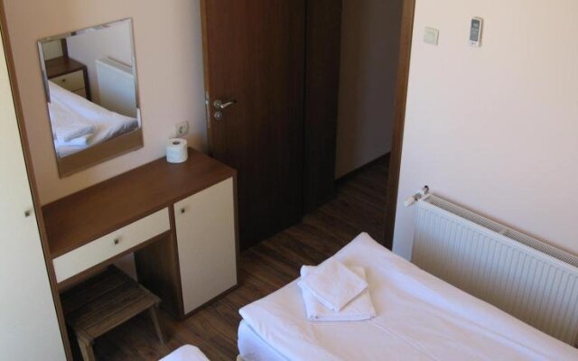 Apart Hotel "Eden"