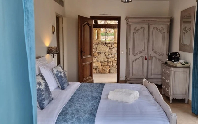 Loup Castel Boutique Hotel B&B