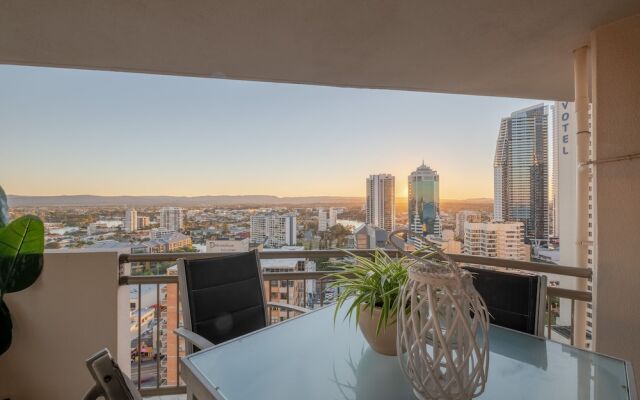 Heart of Surfers Paradise - Ocean Views