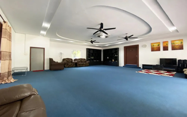 OYO Home 90319 Ambong Bay Resthouse Homes
