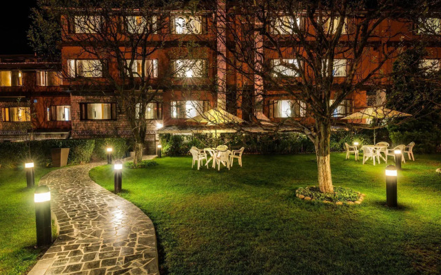 Honeymoon Inn