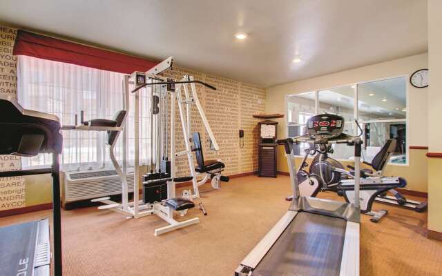 La Quinta Inn & Suites by Wyndham Denver Gateway Park