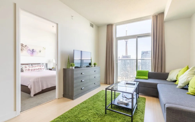 Simply Comfort Stunning Downtown Condos - фото 4