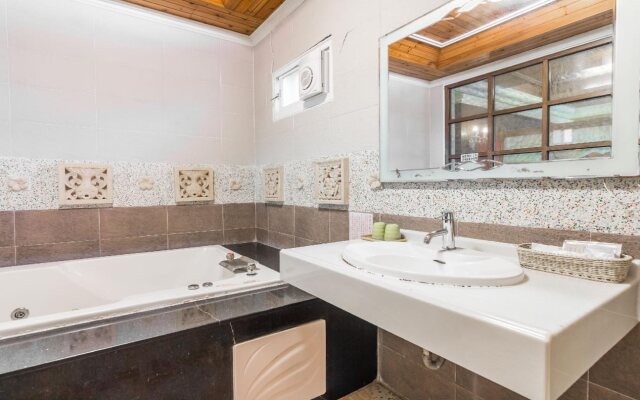 Kenting Maya House B&B