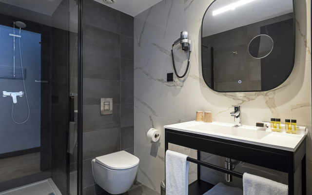 Hotel Sercotel Plana Suites