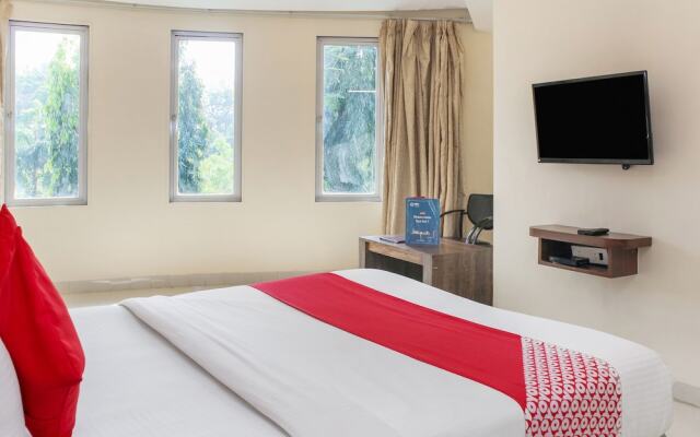 OYO 22692 Flagship Strand Resort