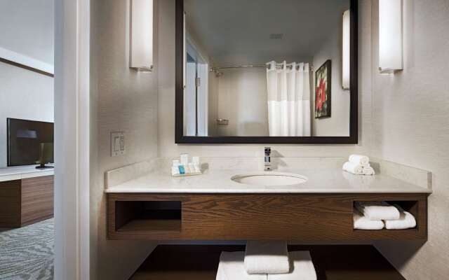 Hilton Garden Inn Montreal Airport