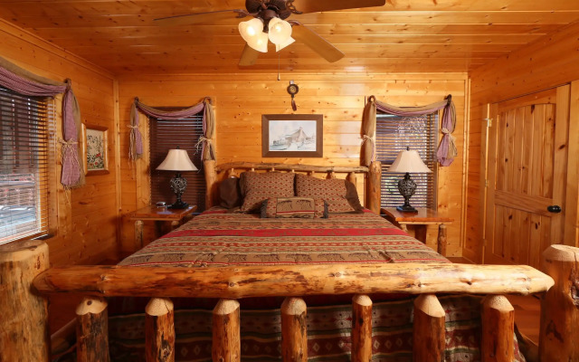 Howling Wolf - One Bedroom Cabin