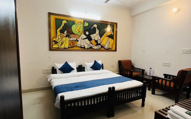 OYO 17284 Hotel Vrindavan Palace