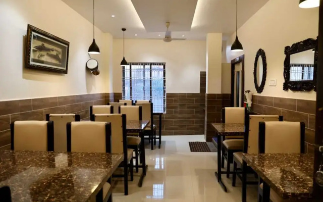 Regal Guest House by ROH