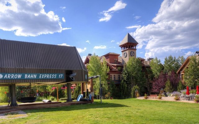 Arrowhead Village Condo - 206 Seasons Lodge