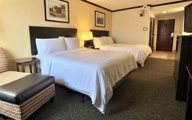 Holiday Inn Express & Suites Charleston - Northwoods by IHG