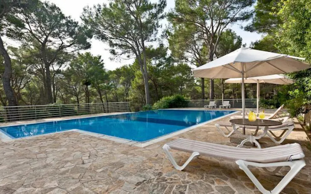 Les Cases Velles De Formentor