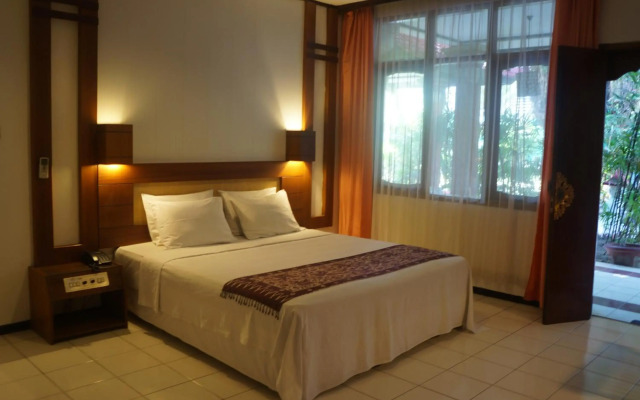 Puri Naga Beachfront Cottages