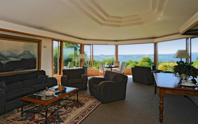 Lake Taupo Lodge