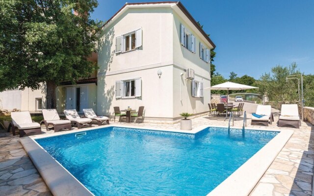 Awesome Home in Drenje With Wifi and 4 Bedrooms