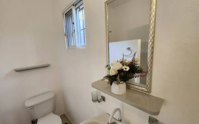 Secure 3-pers Apartment Close to the Beach