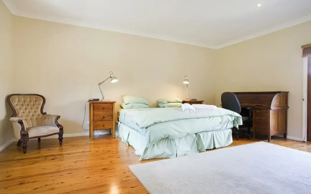 Gumview Cottage