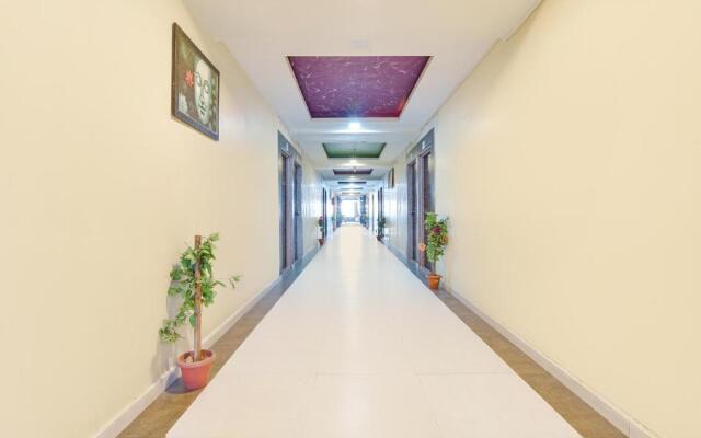 Fabhotel Apollo