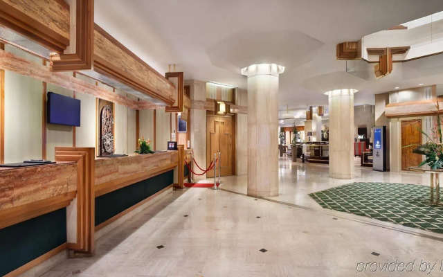 Hilton Yaounde