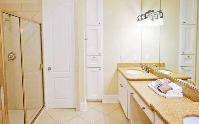 3Bdrm 3.5Bath 9Beds - Museum Parks Zoo
