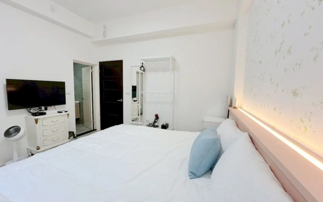 Mooon House