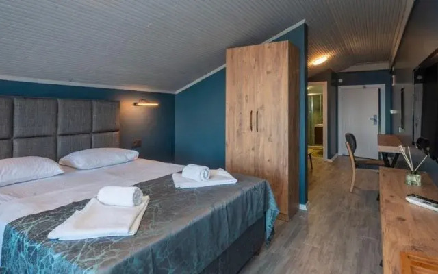 Hazal Otel