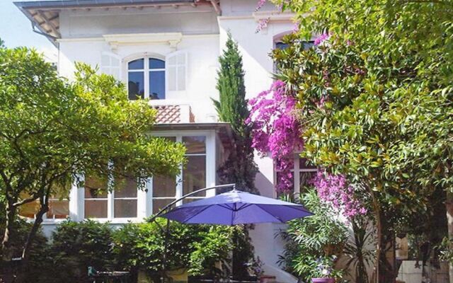 Superb Villa in Cannes on the French Riviera with Balcony, Garden And