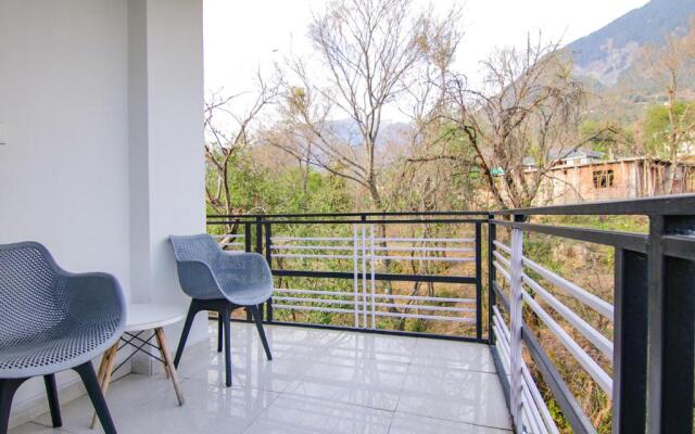 Fabhotel Sierra Inn