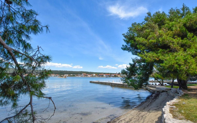 Apartment Dama - 10 m from beach: A1 Sukosan, Zadar riviera