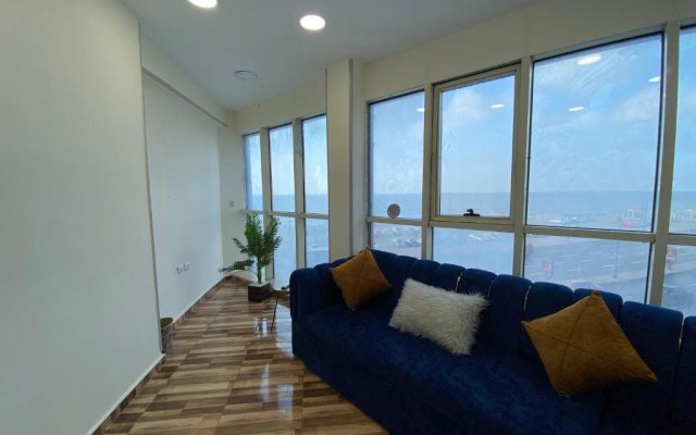 Stunning 3 BED APT Beach front Panoramic View ALEX