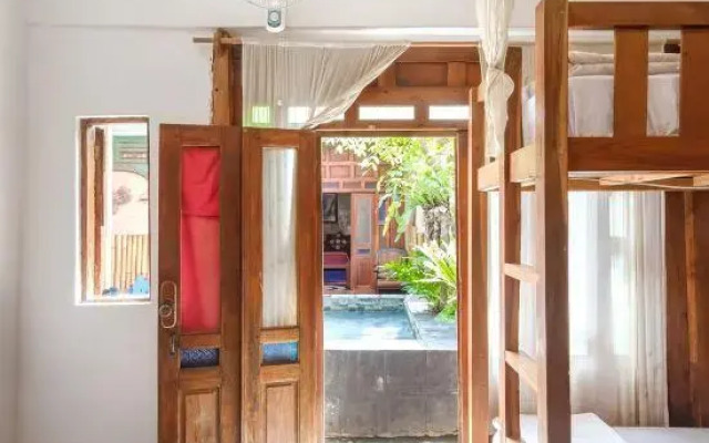 TwoSpaces Living at Wave and Chill House, Canggu