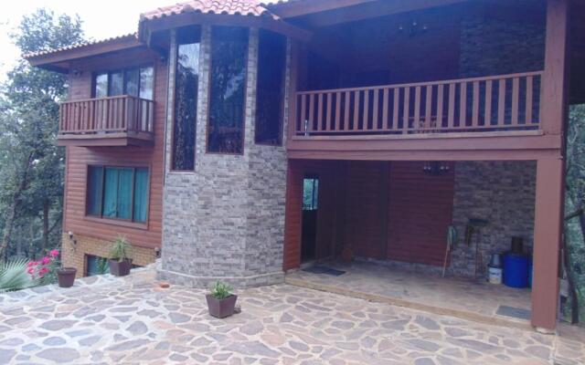 Cabaña dentro del Bosque para 24 Personas
