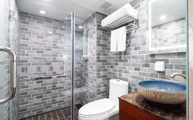 Nostalgia Hotel（Beijing Tiananmen Square & Qianmen Subway Station）