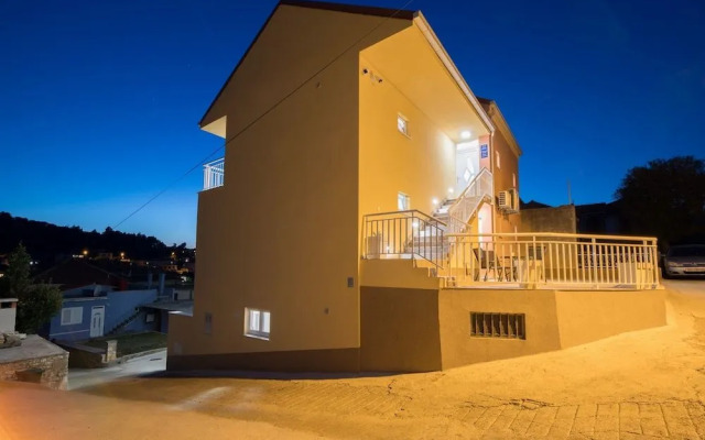 Apartments & Rooms Sunshine Home