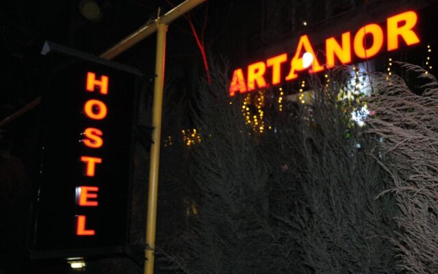 Artanor Hostel and Apartament