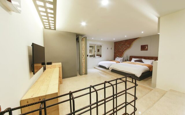 Nabi Hotel